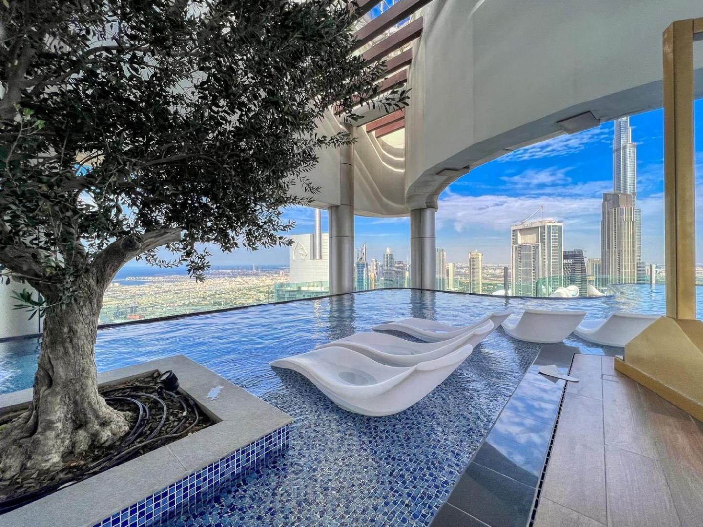 Spectacular Burj View From Infinity Pool Apartment Dubai
