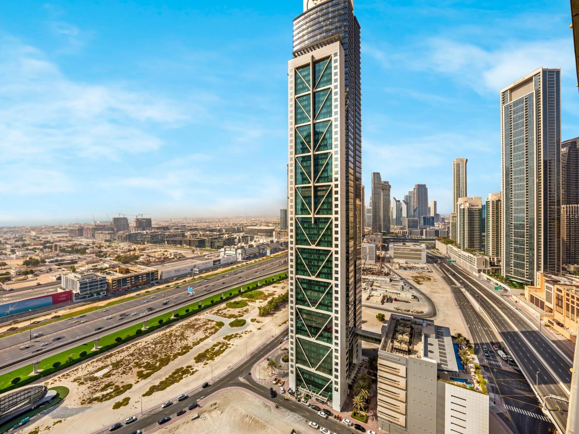 Spectacular Burj View From Infinity Pool